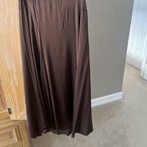 BANANA REPUBLIC STRETCH SATIN MAXI SKIRT SIZE M